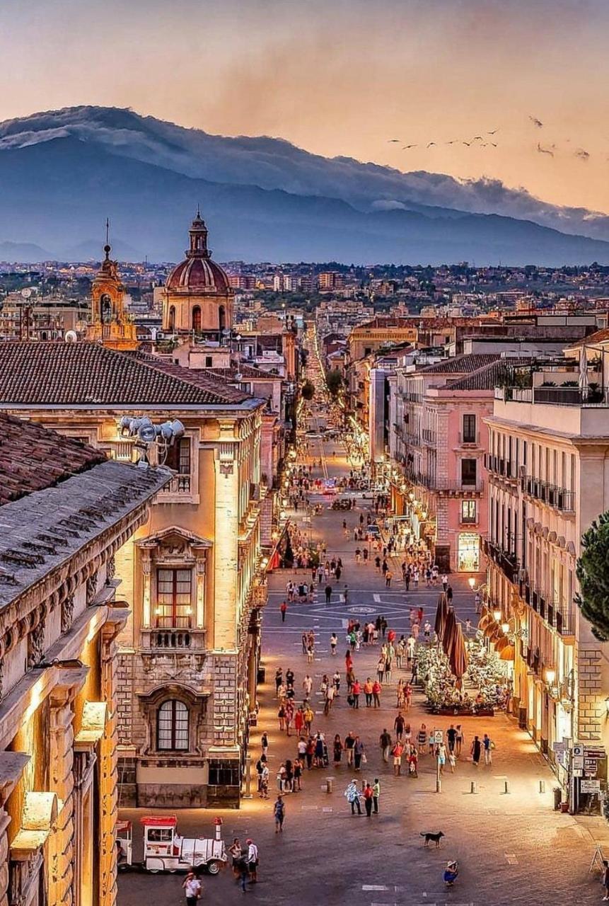 Etnea Street Apartment Catania Bagian luar foto